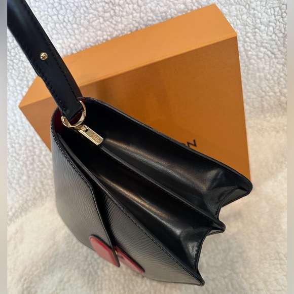 Louis Vuitton bag - Picture 2 of 11